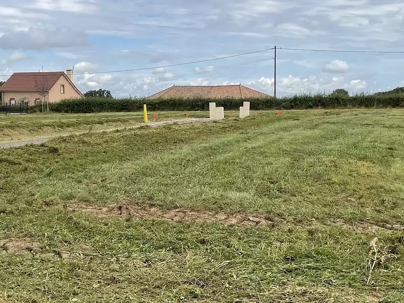 Terrain à bâtir, 900 m² - Palinges (71430)