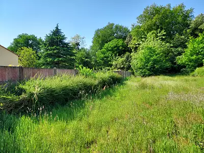 Terrain à bâtir, 668 m²