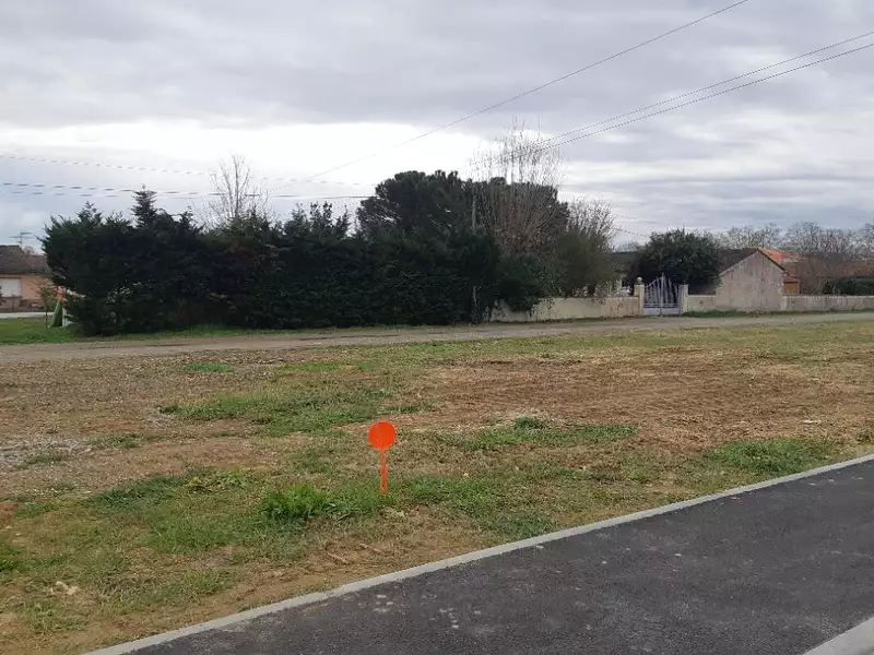 Terrain à bâtir, 420 m² - Seilh (31840)