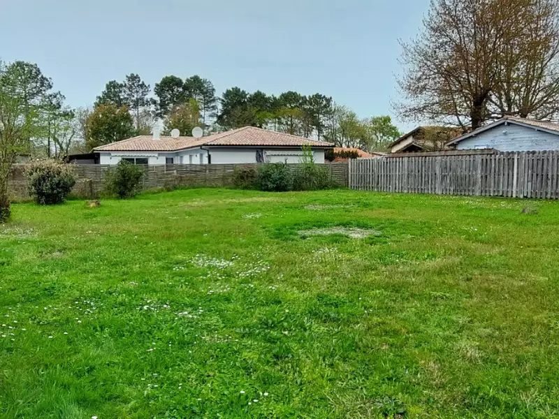 Terrain à bâtir, 1 159 m² - Saint-Selve (33650)