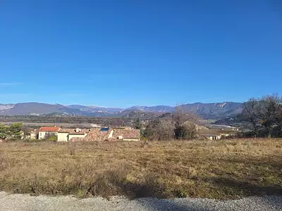 Terrain à bâtir, 585 m²