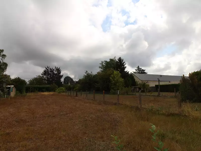 Terrain à bâtir, 600 m² - Vendôme (41100)