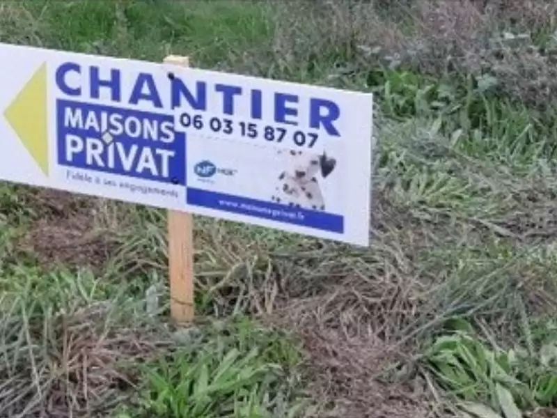 Terrain à bâtir, 847 m² - La Roche-sur-Yon (85000)