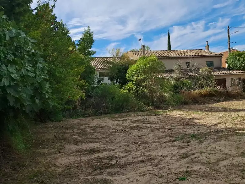 Terrain à bâtir, 226 m² - Pertuis (84120)