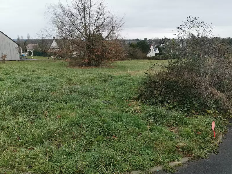 Terrain à bâtir, 753 m² - Azay-sur-Cher (37270)