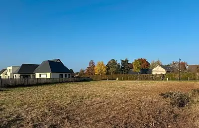 Terrain à bâtir, 825 m²