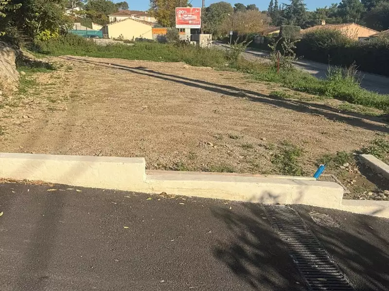 Terrain à bâtir, 477 m² - Pélissanne (13330)