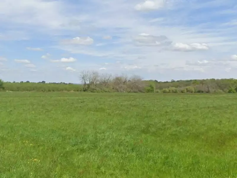 Terrain à bâtir, 650 m² - Landiras (33720)