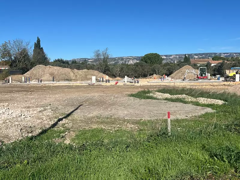 Terrain à bâtir, 351 m² - Mallemort (13370)