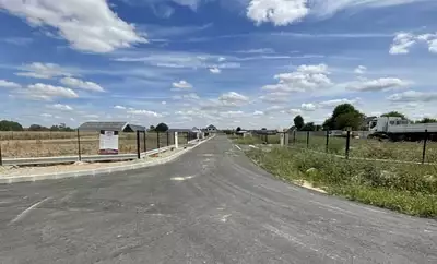 Terrain à bâtir, 700 m²