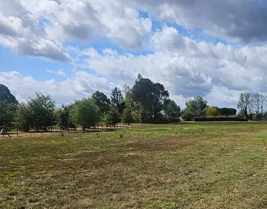 Terrain à bâtir, 2 000 m²