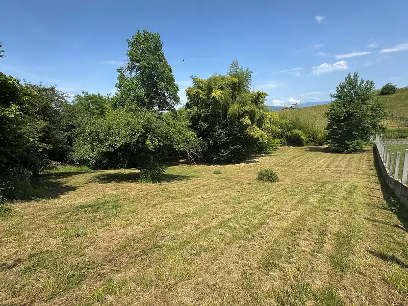 Terrain à bâtir, 700 m² - Dolomieu (38110)