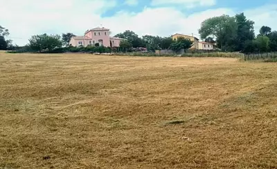 Terrain à bâtir, 608 m²