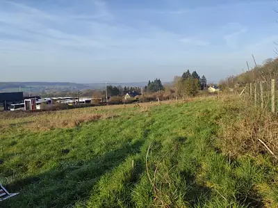 Terrain à bâtir, 1 500 m²