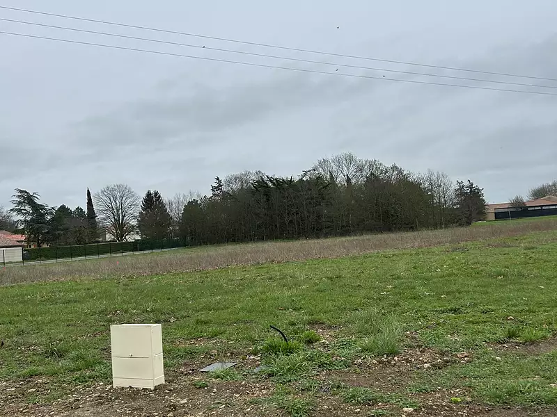 Terrain à bâtir, 585 m² - La Roche-sur-Yon (85000)