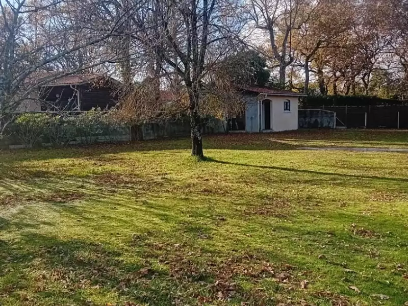 Terrain à bâtir, 900 m² - Audenge (33980)