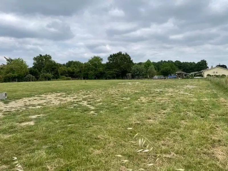 Terrain à bâtir, 527 m² - Saint-Aubin-de-Blaye (33820)
