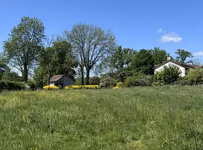 Terrain à bâtir, 1 600 m²
