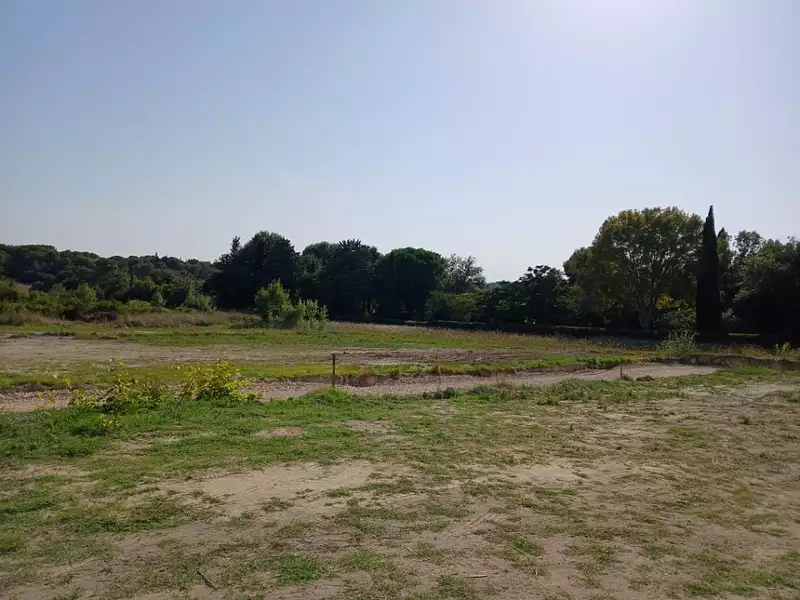 Terrain à bâtir, 379 m² - Aubais (30250)