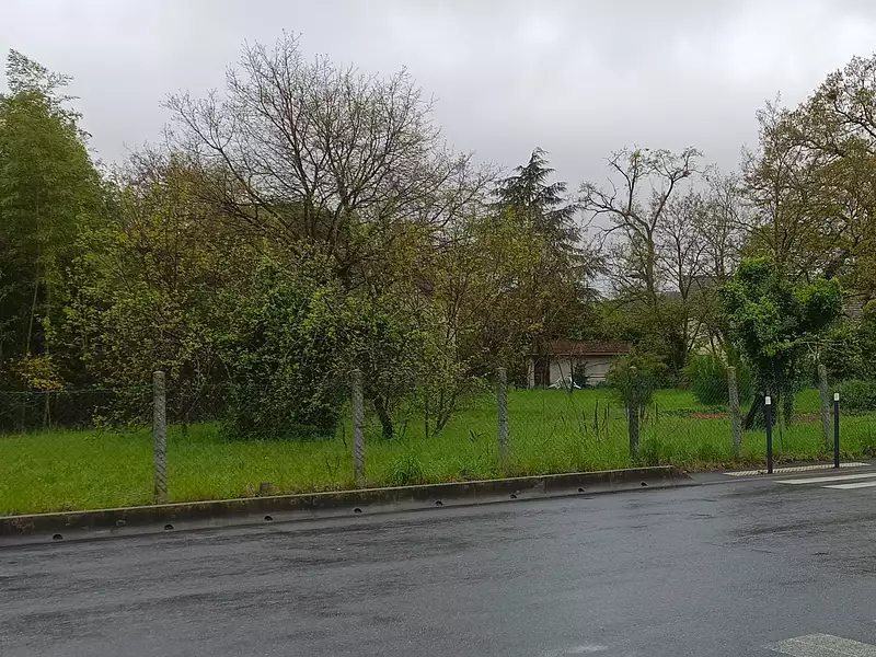 Terrain à bâtir, 300 m² - Montfermeil (93370)