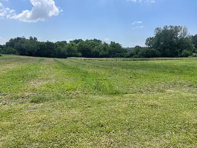 Terrain à bâtir, 1 300 m²
