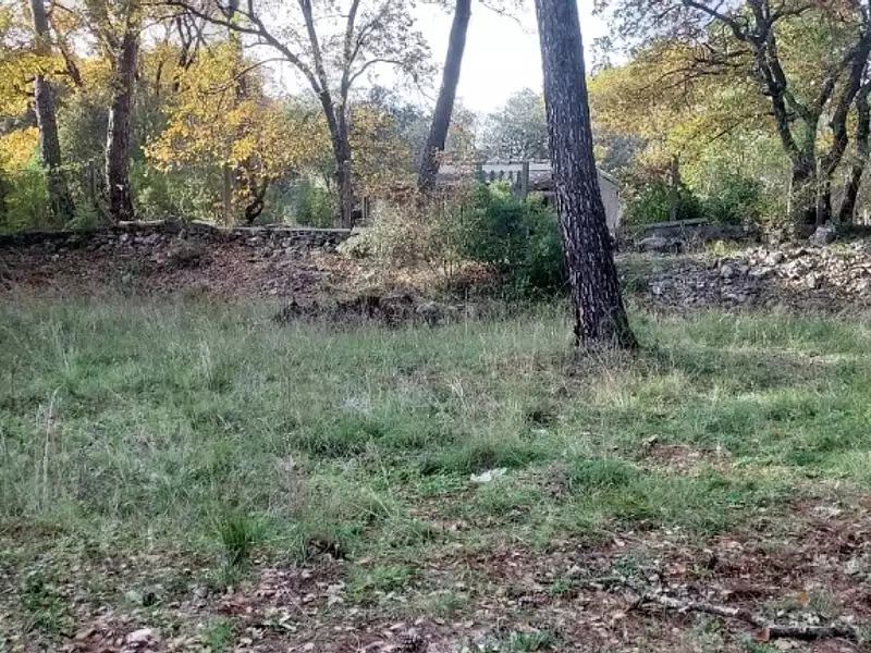 Terrain à bâtir, 510 m² - Tourves (83170)