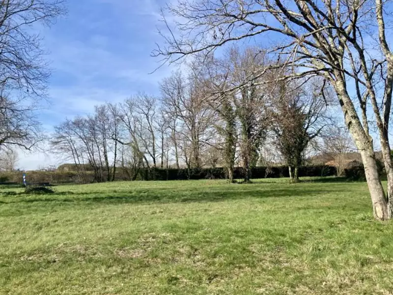 Terrain à bâtir, 551 m² - Montussan (33450)