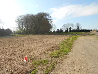 Terrain à bâtir, 827 m²