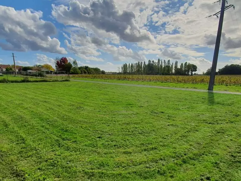 Terrain à bâtir, 1 400 m² - Saint-Loubès (33450)
