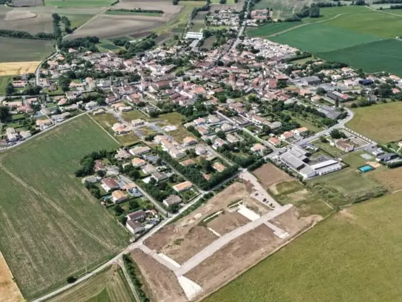 Terrain à bâtir, 277 m² - Ballon (17290)