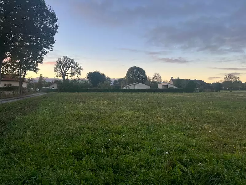 Terrain à bâtir, 1 700 m² - Lespouey (65190)