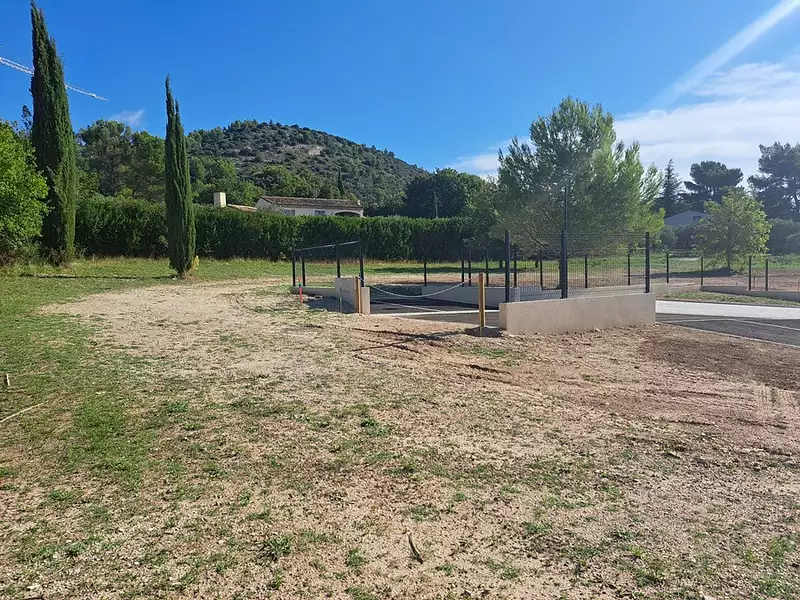 Terrain à bâtir, 570 m² - Mérindol (84360)