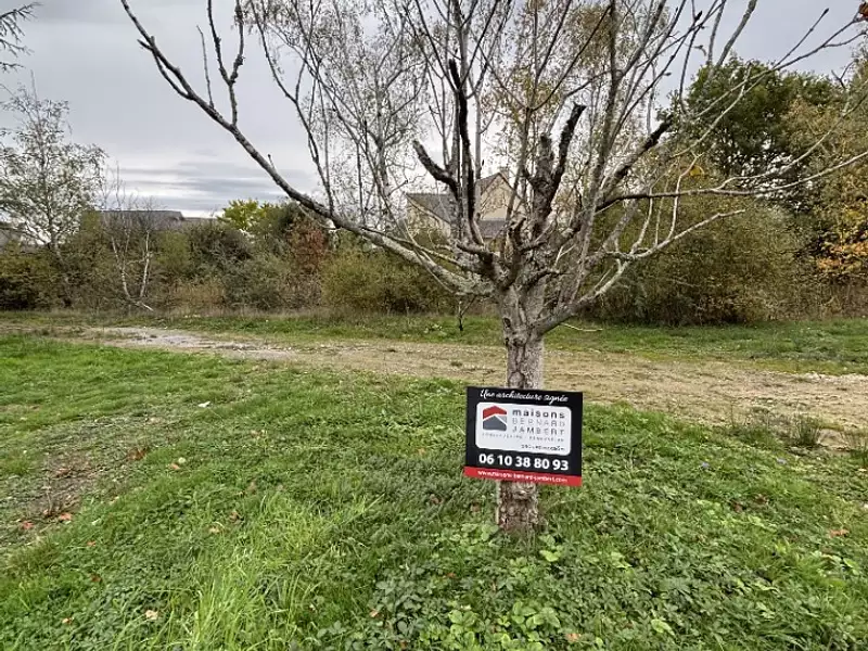 Terrain à bâtir, 340 m² - Trélazé (49800)