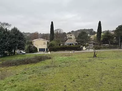 Terrain à bâtir, 811 m²