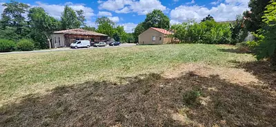 Terrain à bâtir, 700 m²