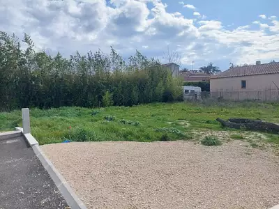 Terrain à bâtir, 330 m²