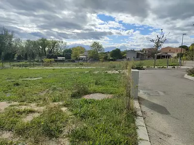 Terrain à bâtir, 1 400 m²