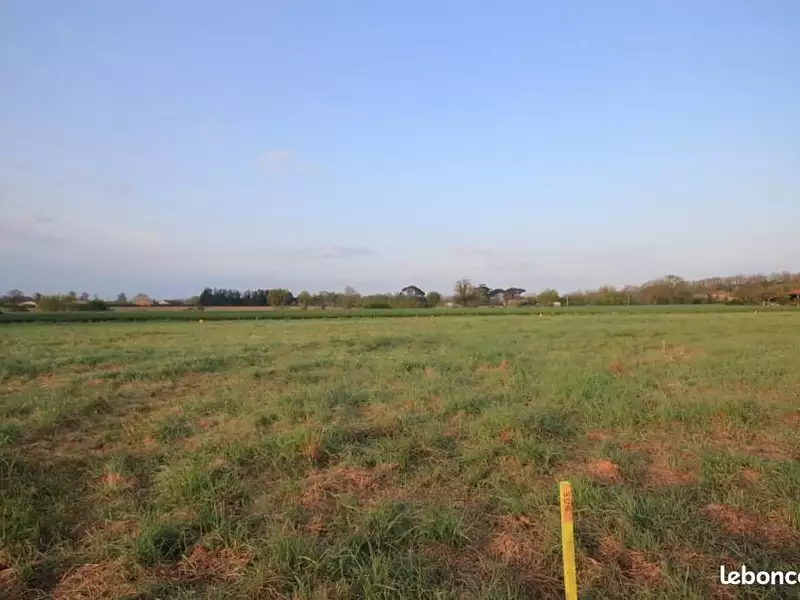Terrain à bâtir, 1 000 m² - Labastide-Savès (32130)