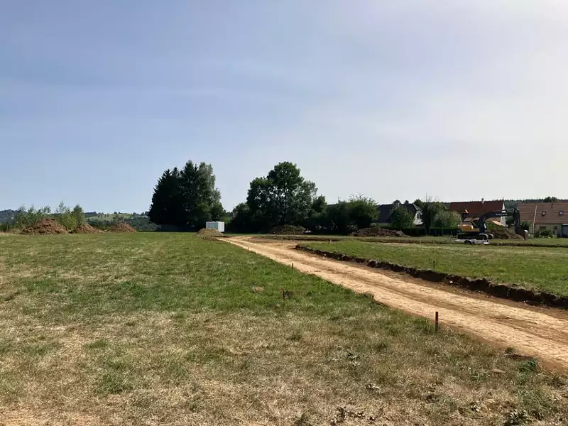 Terrain à bâtir, 548 m² - Arpajon-sur-Cère (15130)