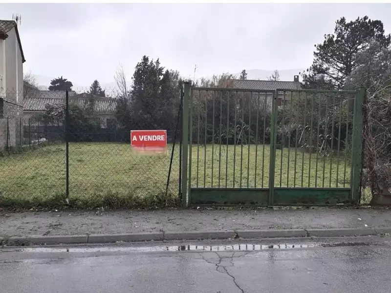 Terrain à bâtir, 740 m² - Capendu (11700)