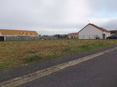 Terrain à bâtir, 305 m²