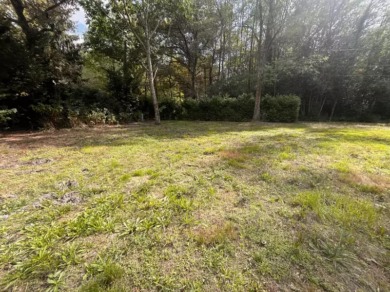 Terrain à bâtir, 900 m² - La Brède (33650)