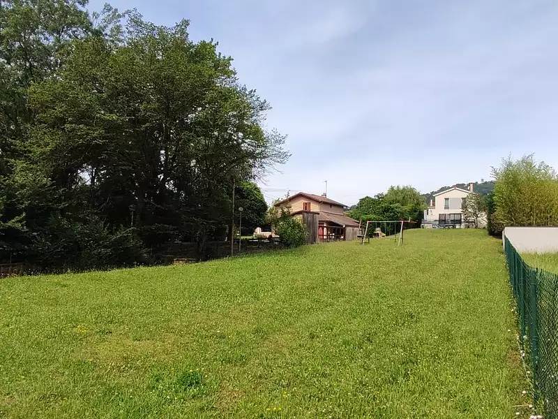 Terrain à bâtir, 600 m² - Montluel (01120)