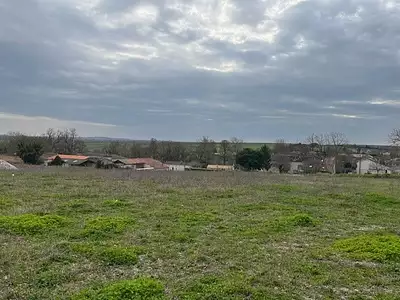 Terrain à bâtir, 668 m²