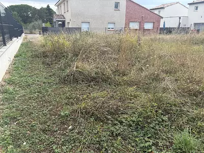 Terrain à bâtir, 693 m²