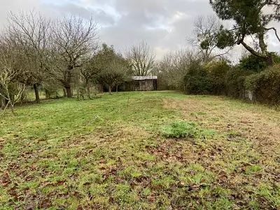 Terrain à bâtir, 1 379 m²