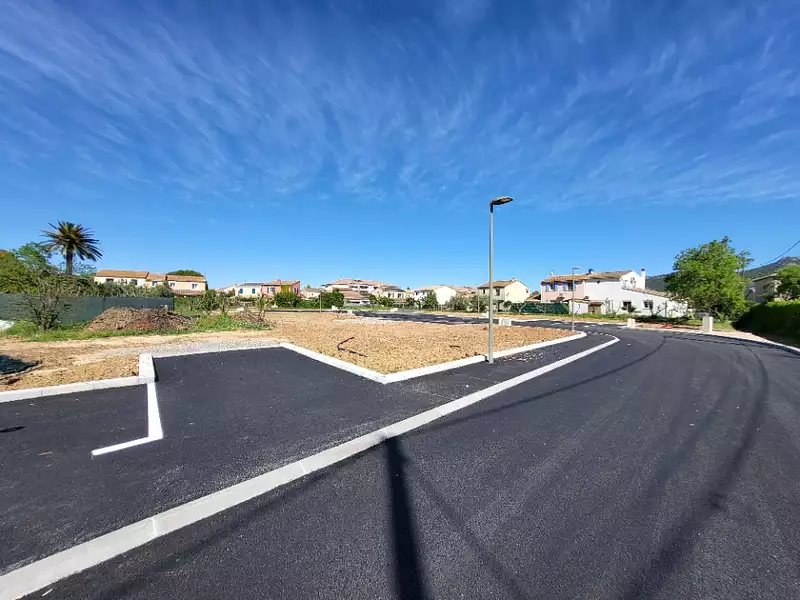 Terrain à bâtir, 325 m² - La Crau (83260)