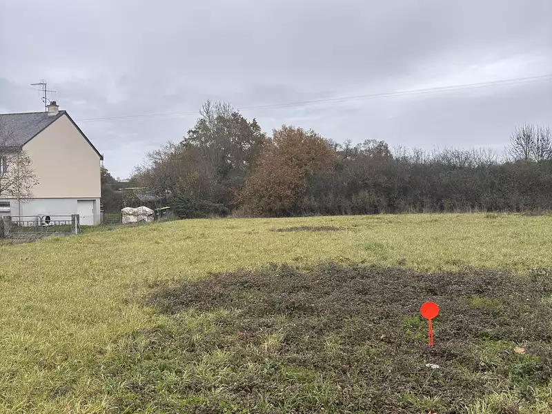 Terrain à bâtir, 592 m² - Beaulieu-sur-Layon (49750)