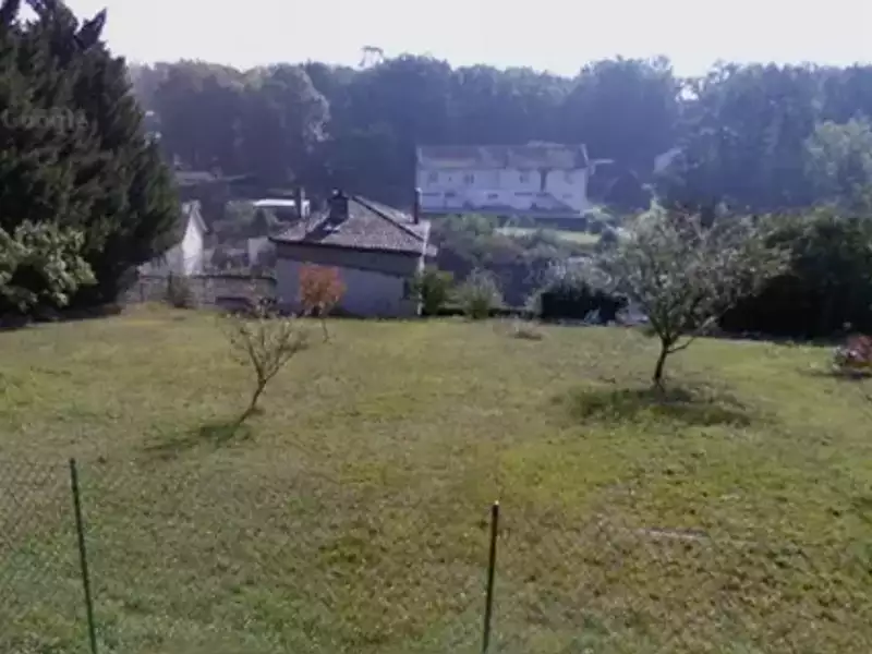 Terrain à bâtir, 897 m² - Croutelle (86240)