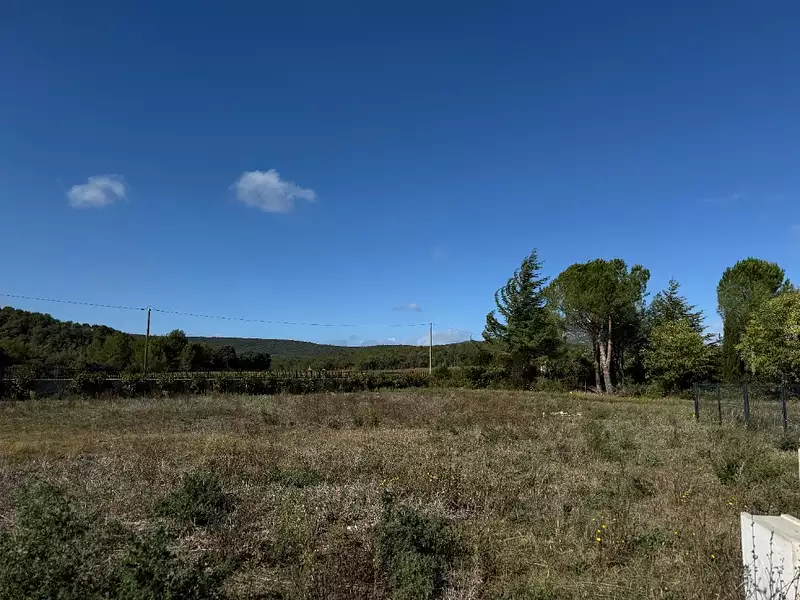 Terrain à bâtir, 700 m² - Le Triadou (34270)